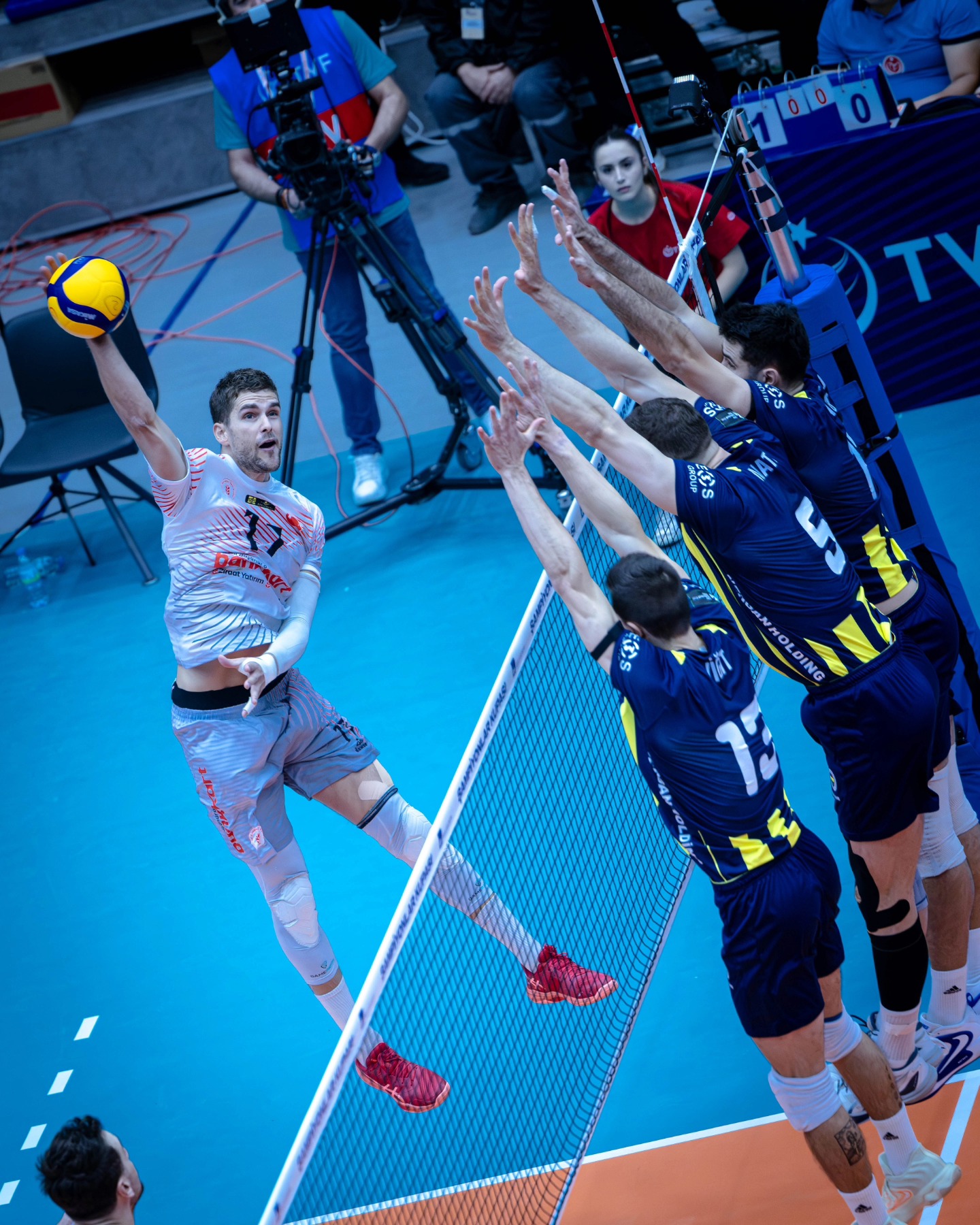 其中一记平, 续攻击球 其中一记平, 续攻击球